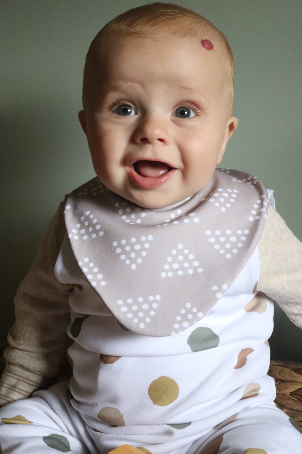 Triangle Dots Bib