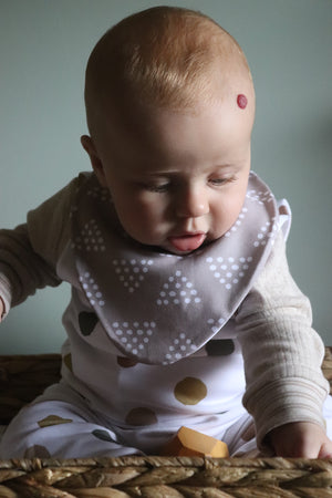 Triangle Dots Bib