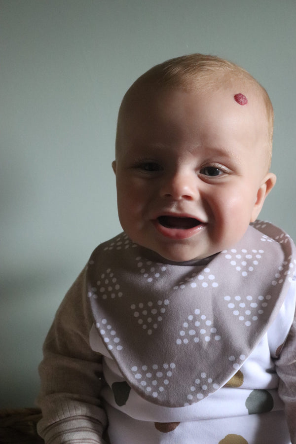 Triangle Dots Bib